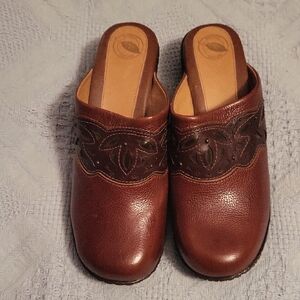 New Brown Leather Women's Clogs